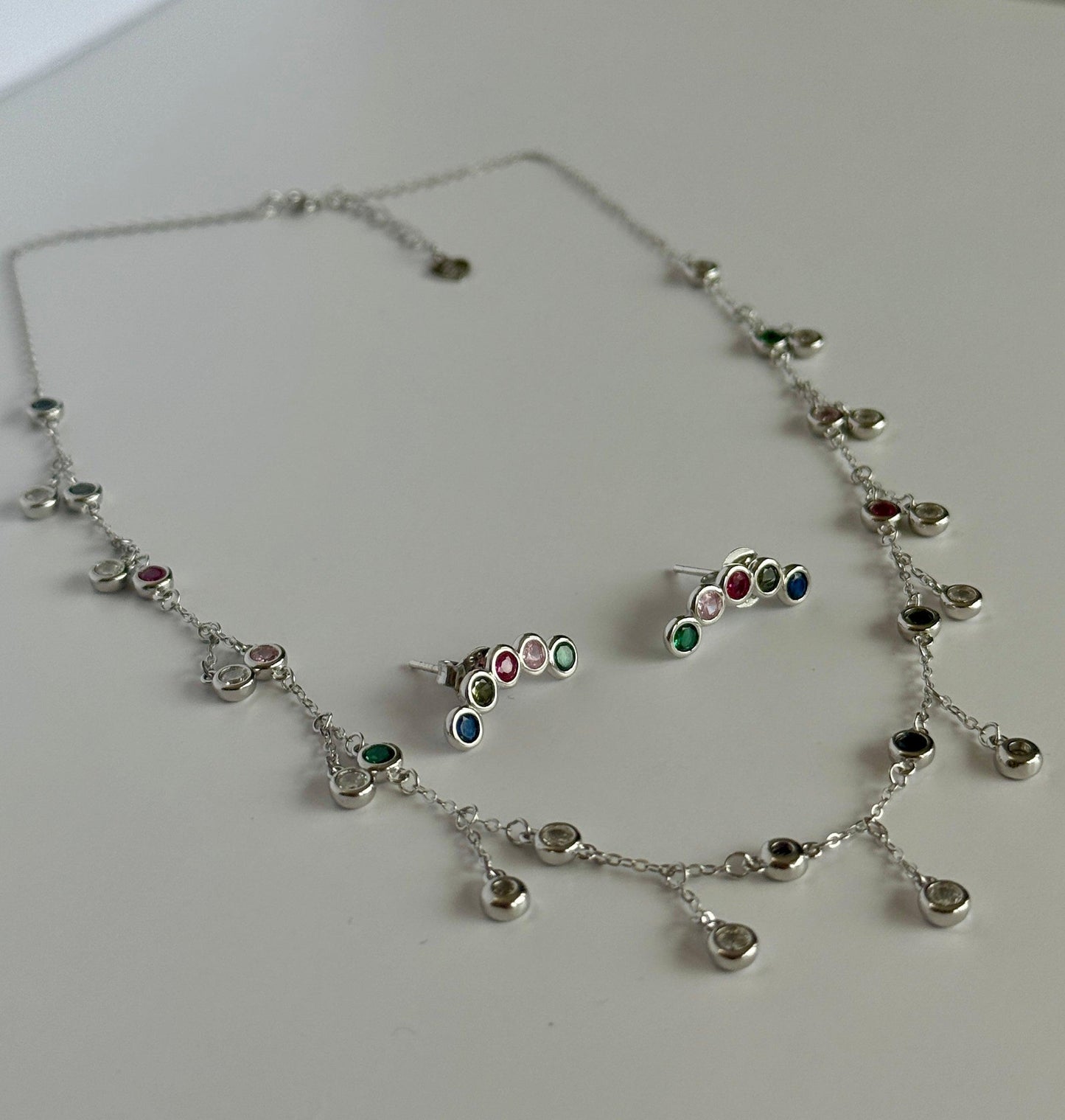 Graceful Spectrum Set minimal everyday fine jewelry in solid gold and sterling 925 silver with natural gemstones.