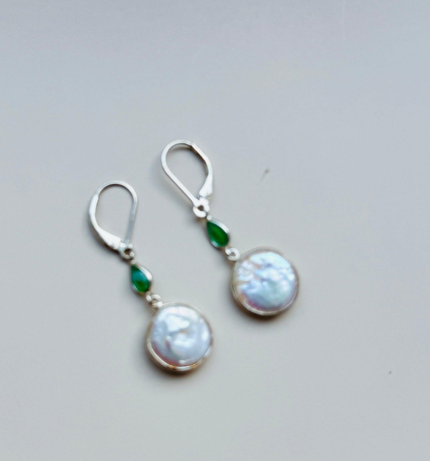 Emerald pearl hanging earrings minimal everyday fine jewelry in solid gold and sterling 925 silver with natural gemstones.