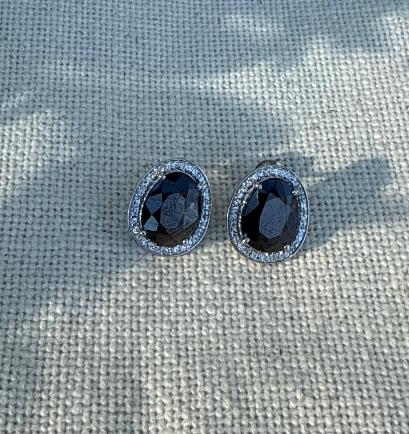 Eclipse Studs minimal everyday fine jewelry in solid gold and sterling 925 silver with natural gemstones.