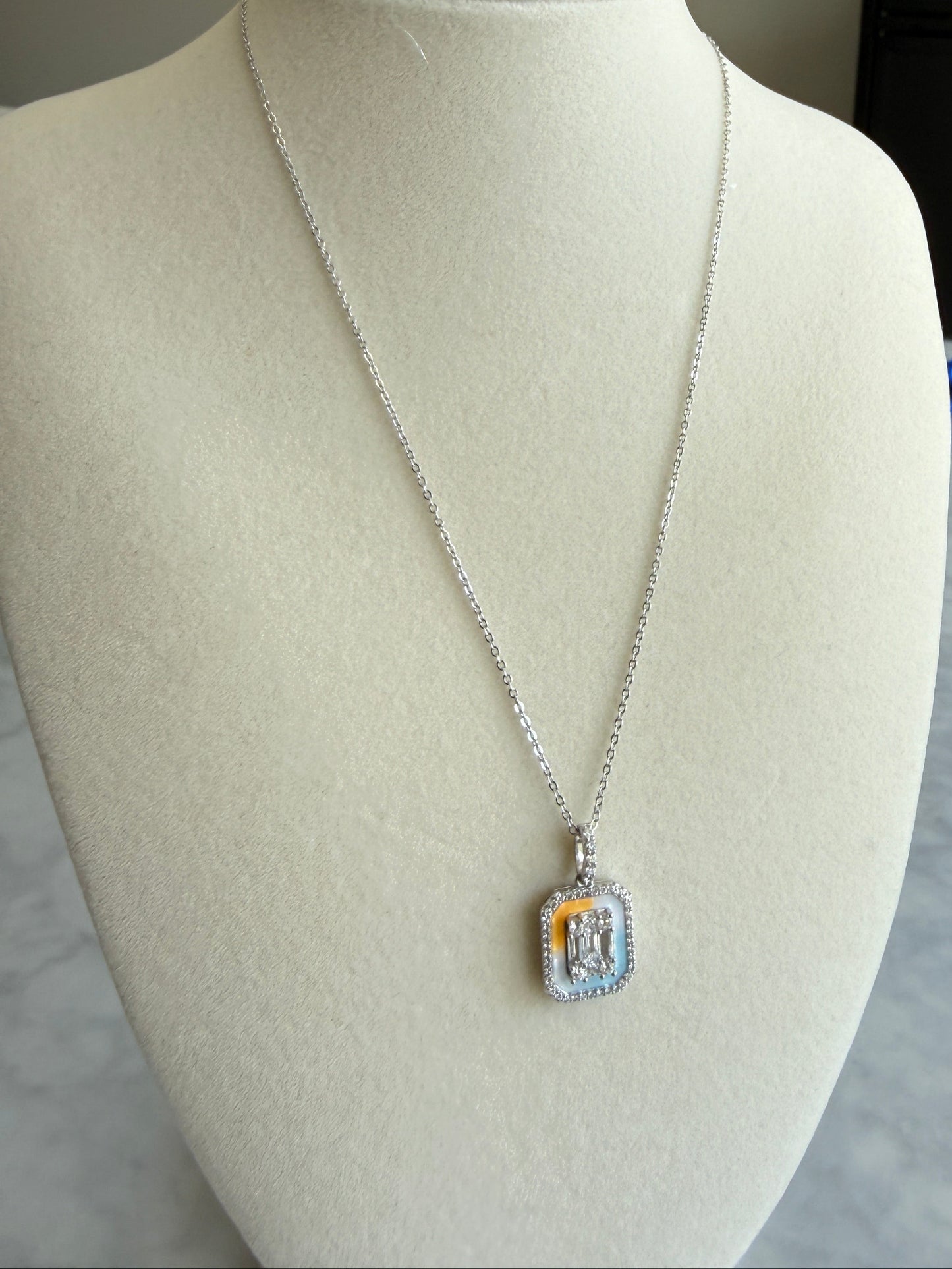 silver tri color necklace