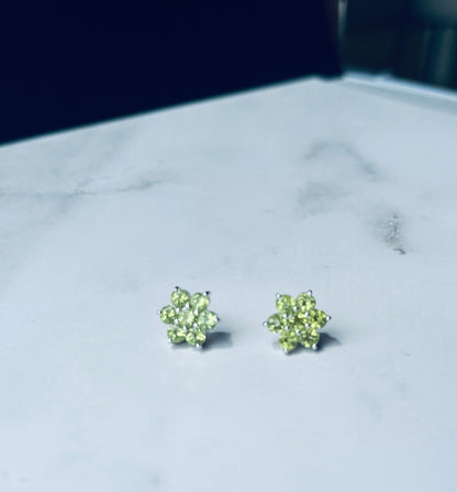 Peridot flower design in silver