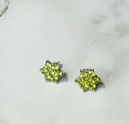 Peridot flower design in silver