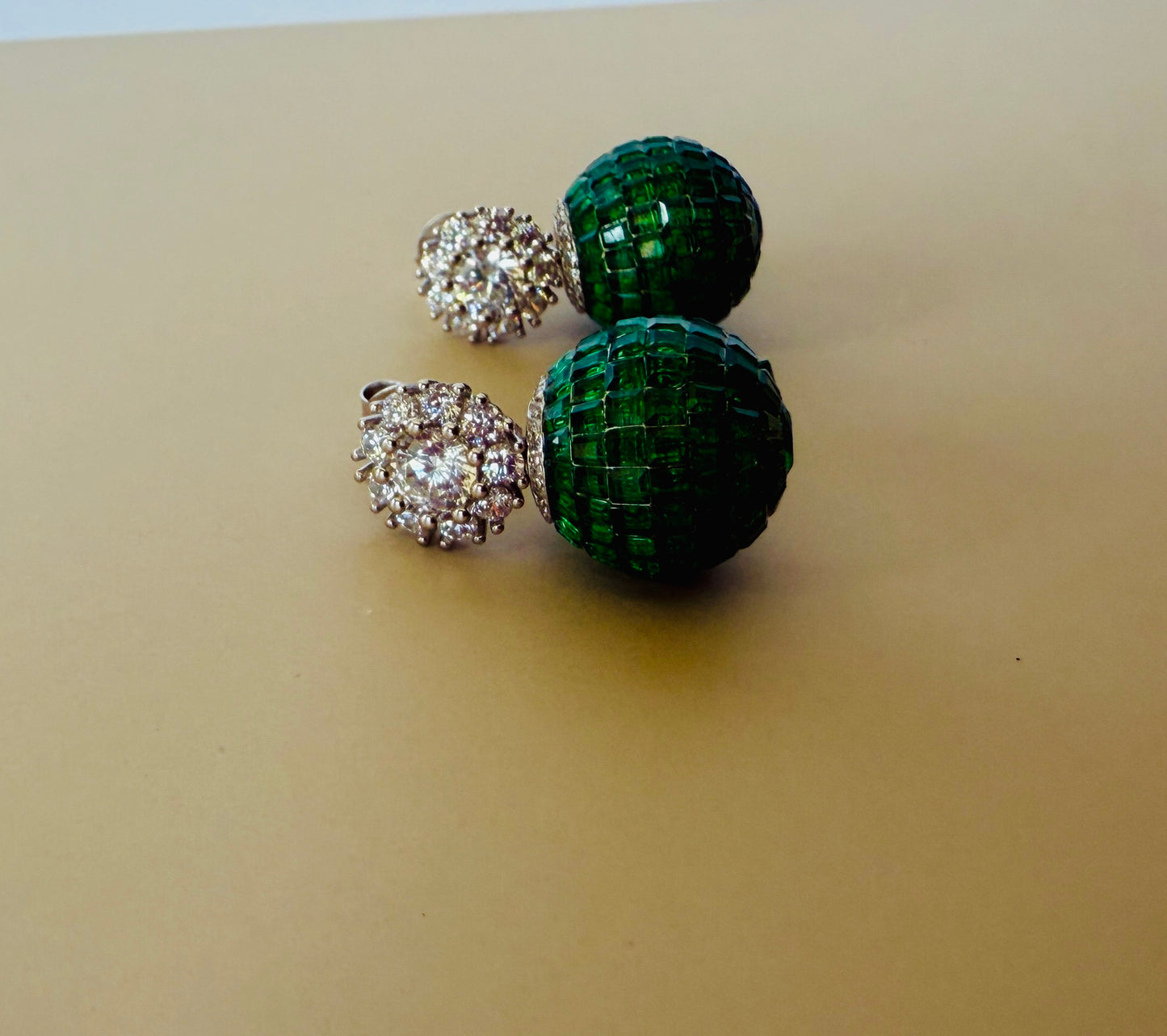 Disco Emerald Earrings & Pendant Set