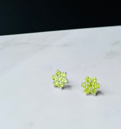 Peridot flower design in silver