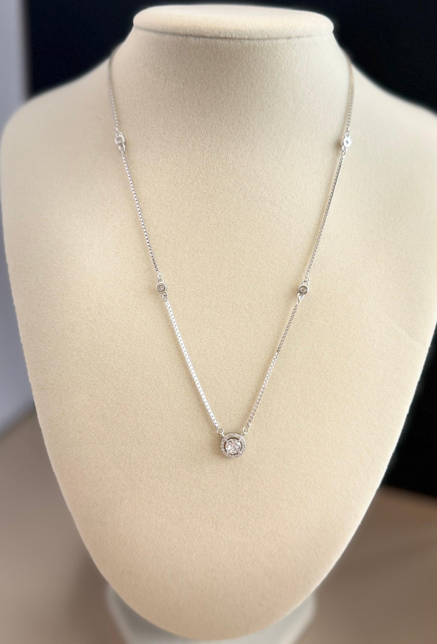 Eternal Glow Set minimal everyday fine jewelry in solid gold and sterling 925 silver with natural gemstones.