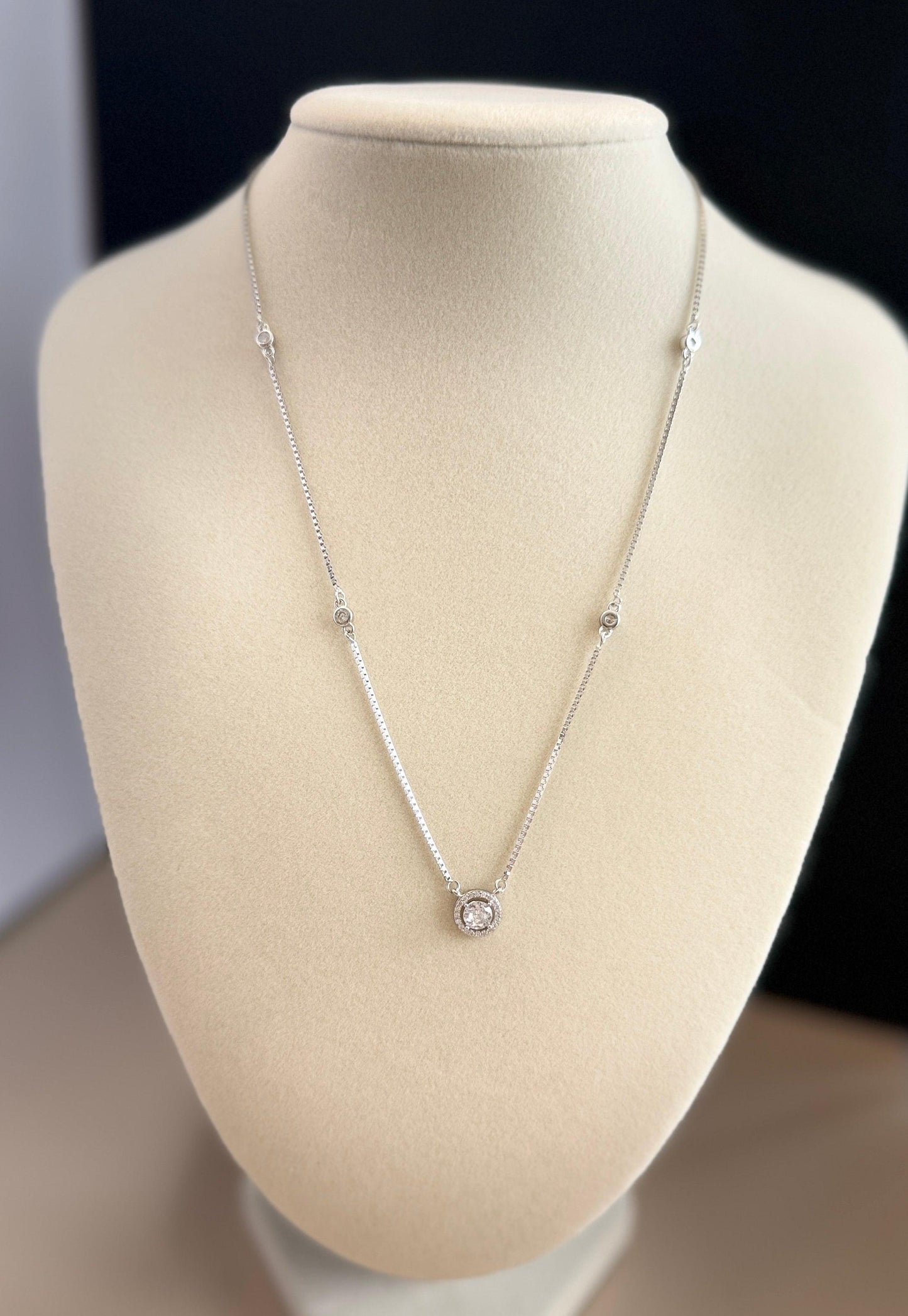 Eternal Glow Set minimal everyday fine jewelry in solid gold and sterling 925 silver with natural gemstones.